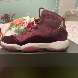 Jordan 11 velvets